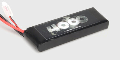 Sort 7,4V 4000mAh 2S LiPo batteri til fjernstyrede biler med hvidt balansestik og rødt T-stik.