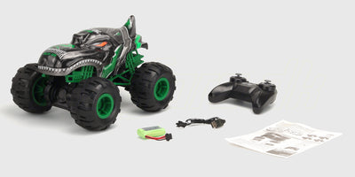 Flash4 MAX fjernstyret bil præsenteret i æske med medfølgende lader og genopladeligt batteri.