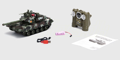 Grøn og brun fjernstyret battle tank i terræn klar til kamp.