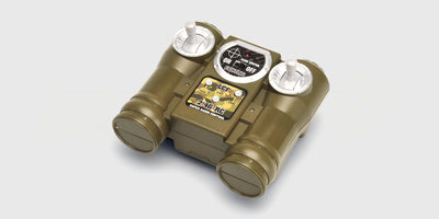 Sort fjernstyret Battle Tank fjernbetjening med joystick og knapper til styring af kampvogn.