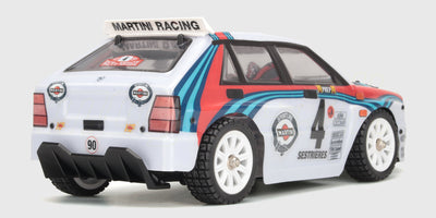 Hvid HyperGo Drift fjernstyret bil med Lancia Delta rally-karrosseri og sorte fælge.