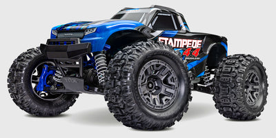Traxxas Stampede 4x4 BL-2S monster truck med blåt karrosseri og store offroad-dæk set skråt forfra.