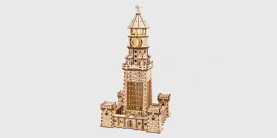 UGEARS mekanisk byggesæt i træ med detaljerede tandhjul og bevægelige dele til hobbybrug.